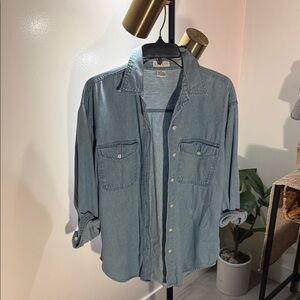 Classic denim VTG Legacy brand lite wash shirt Med